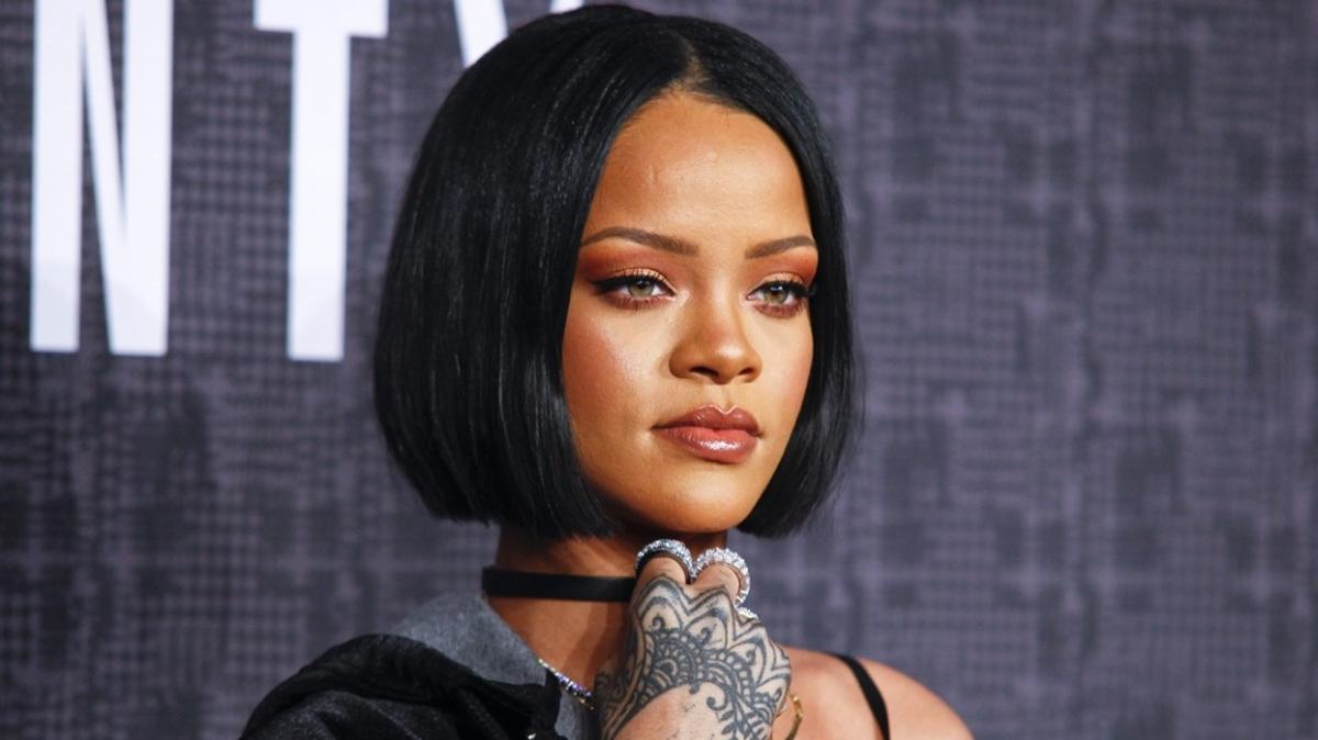 rihanna’dan-15-milyon-dolarlik-bagis