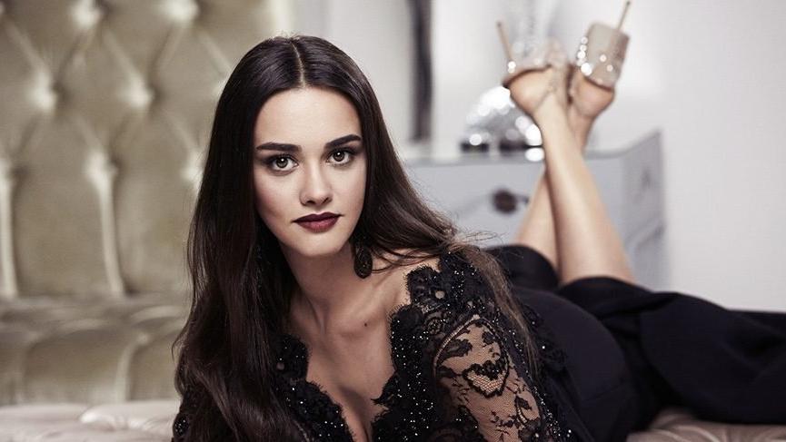 hande-soral’dan-duygusal-paylasim
