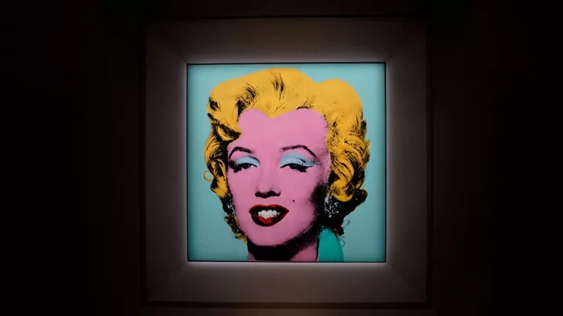 Andy Warhol’un “Blue Marilyn” resmi 20. Yüzyılın en pahalı sanat eseri olmaya aday