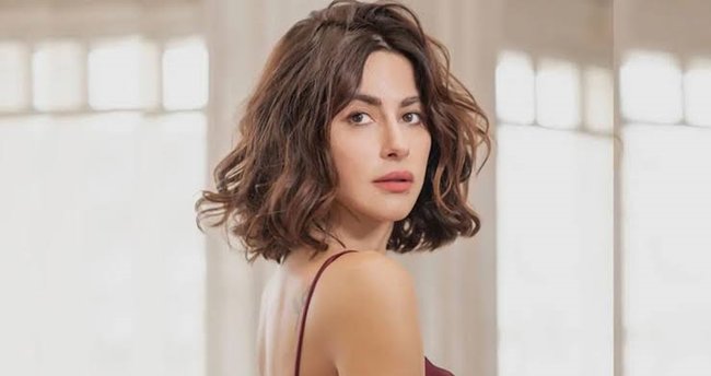 Nesrin Cavadzade küvette poz verdi!