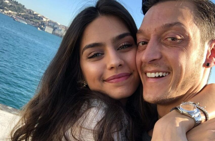 Amine Gülşe karnı burnunda çiftetelli oynadı!