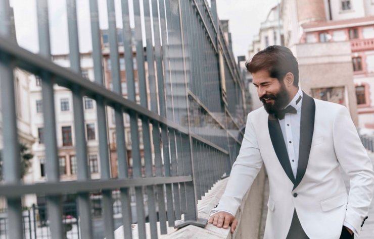 Burak Özçivit ve Altınyıldız Classics bu yazı yine birlikte karşılıyor