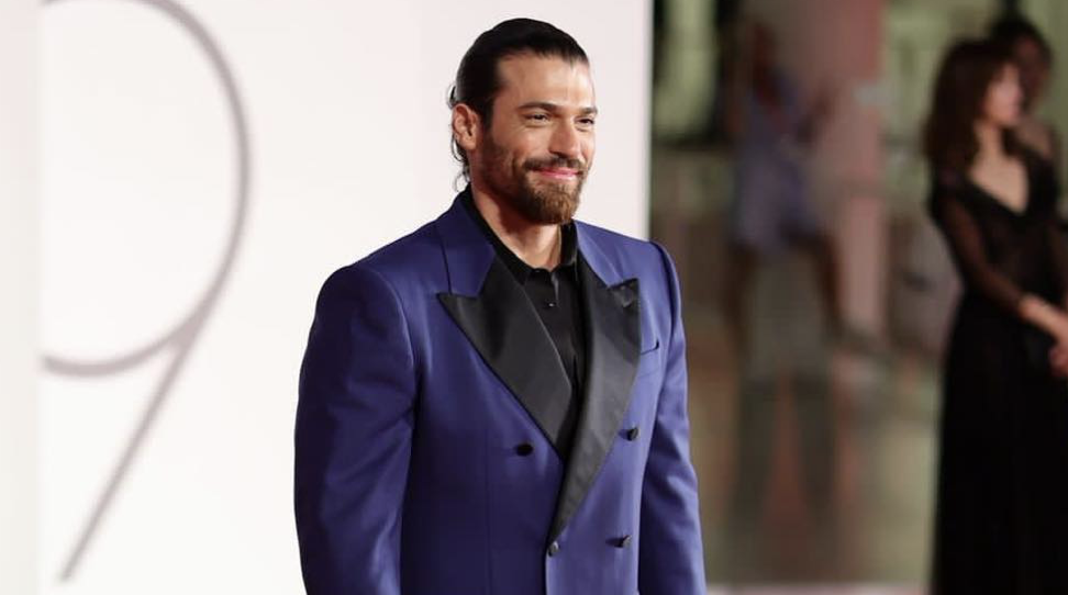 can-yaman’a-venedik-film-festivali’nden-odul
