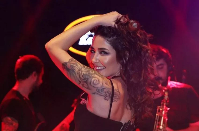 Melek Mosso ilk Harbiye Açık Hava Tiyatrosu konserini veriyor