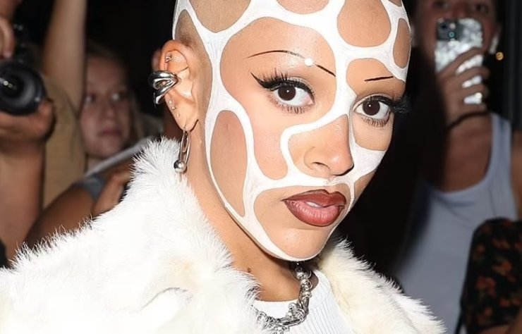 doja-cat-new-york-moda-haftasi’na-damga-vurdu