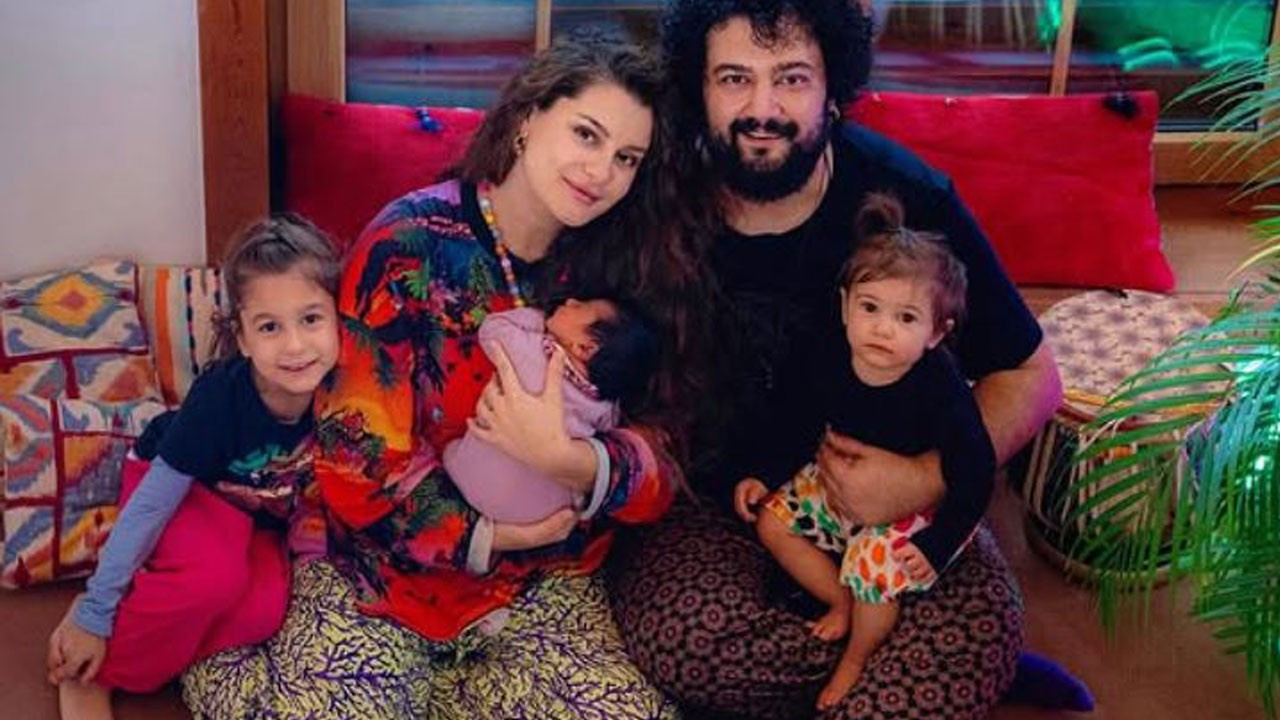 ucuncu-cocugunu-kucagina-alan-atiye’den-aile-pozu