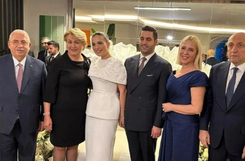 Sinan Engin’in mutlu günü: Kızı Elif Engin ile Ahmet Emin Ahlatcı nişanlandı