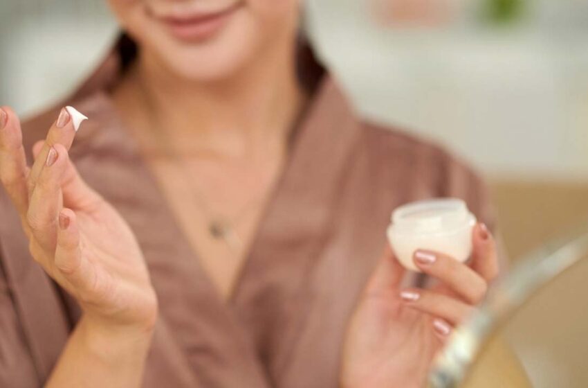 Gece yatmadan önce yüze ne sürülmeli? Adım adım gece bakımı rutini