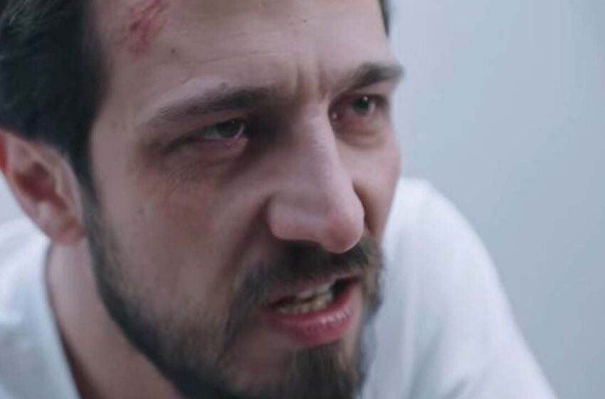 Kızılcık Şerbeti’nde akıl sağlığını kaybeden Emrah Altıntoprak : “O sahneler çekilirken keyif aldım, her zaman böyle roller gelmiyor”