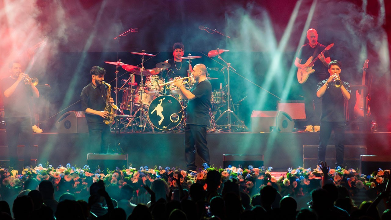evlilik-gibi-bir-sey-oldu-ve-biz-evlendik:-8.-akra-caz-festivali-basladi